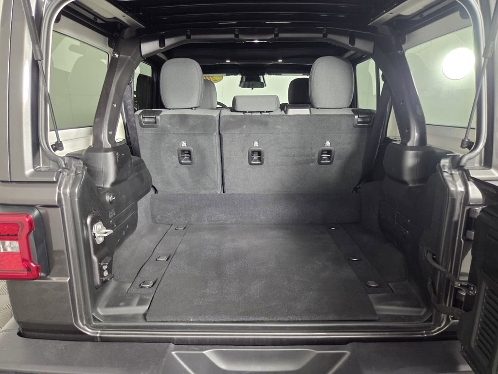 Certified 2025 Jeep Wrangler Sahara w/ Safety Group image 26