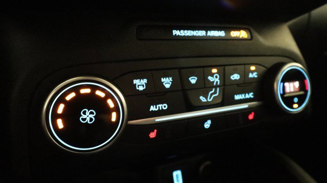 Used 2020 Ford Escape SEL image 18