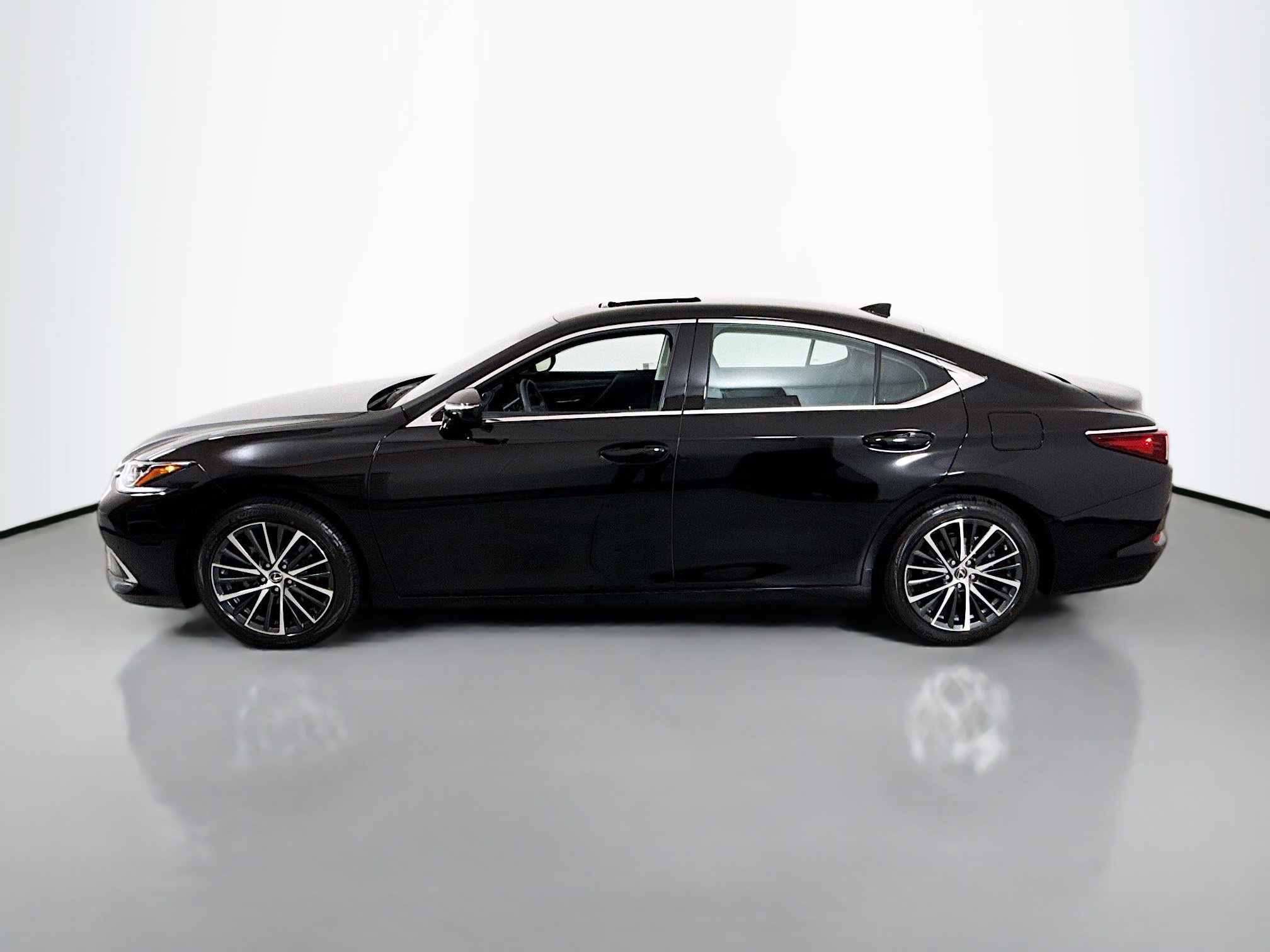 Used 2025 Lexus ES 350 350 w/ Premium Package image 4
