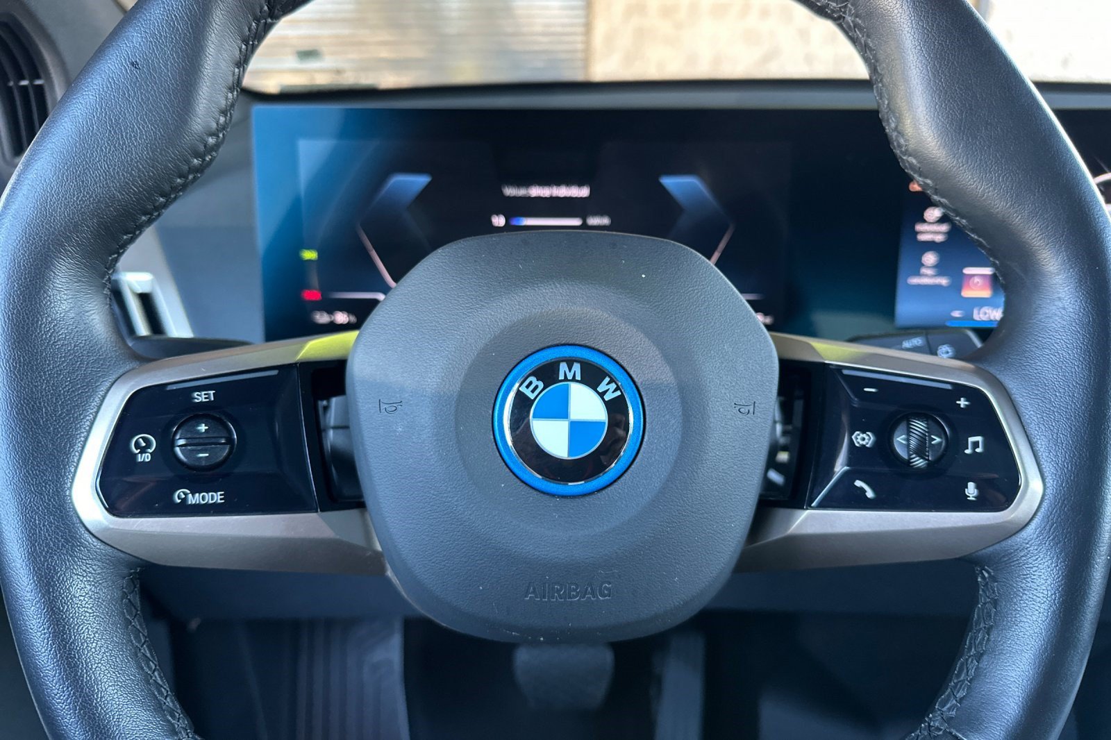 Certified 2024 BMW iX xDrive50 w/ Premium Package AWD/4WD image 31