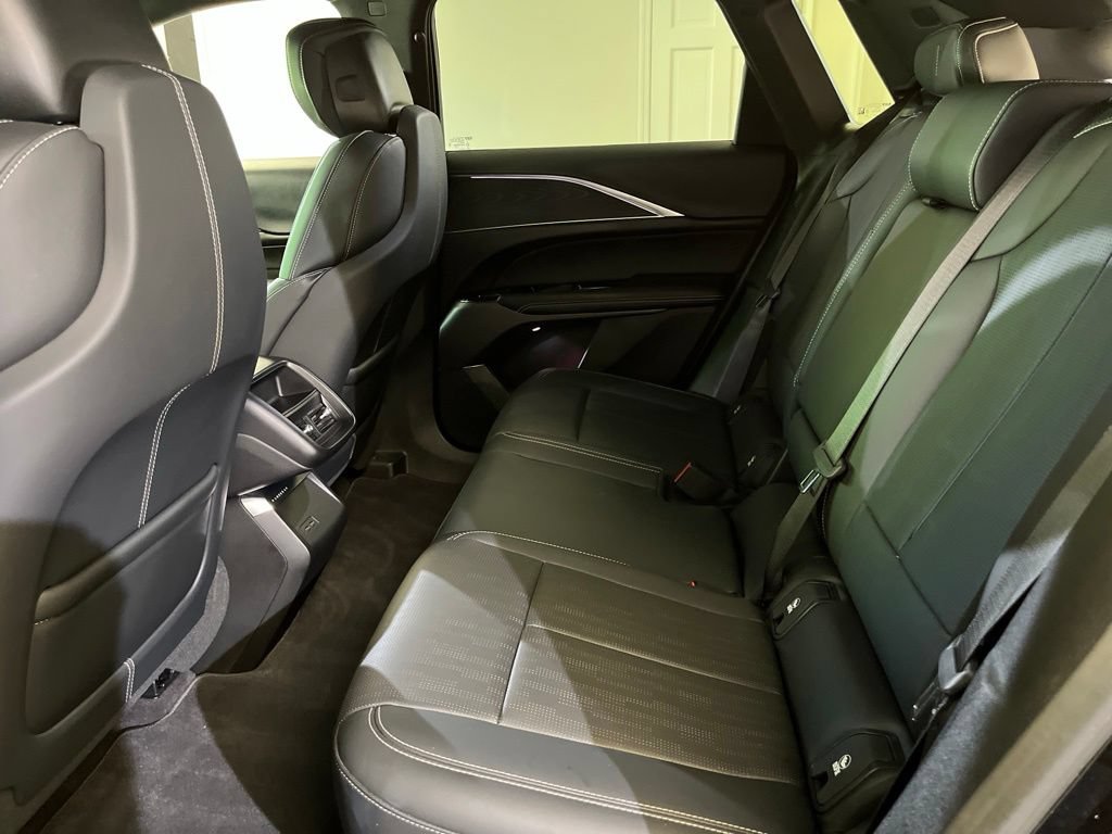 Certified 2024 Cadillac Lyriq Luxury AWD/4WD image 14