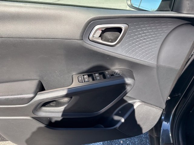 Used 2021 Kia Soul S FWD image 14