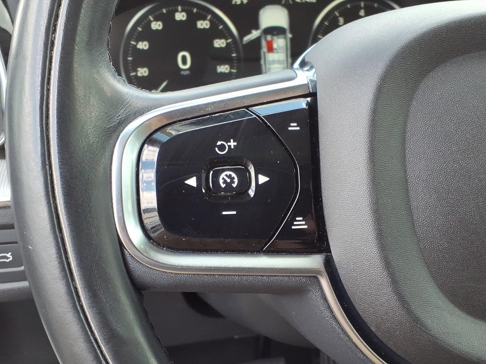 Used 2019 Volvo XC60 T5 Inscription w/ Protection Package FWD image 28