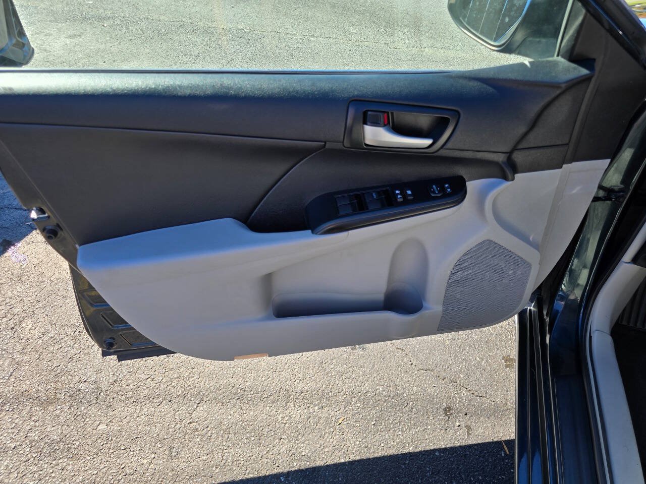Used 2013 Toyota Camry LE FWD image 13