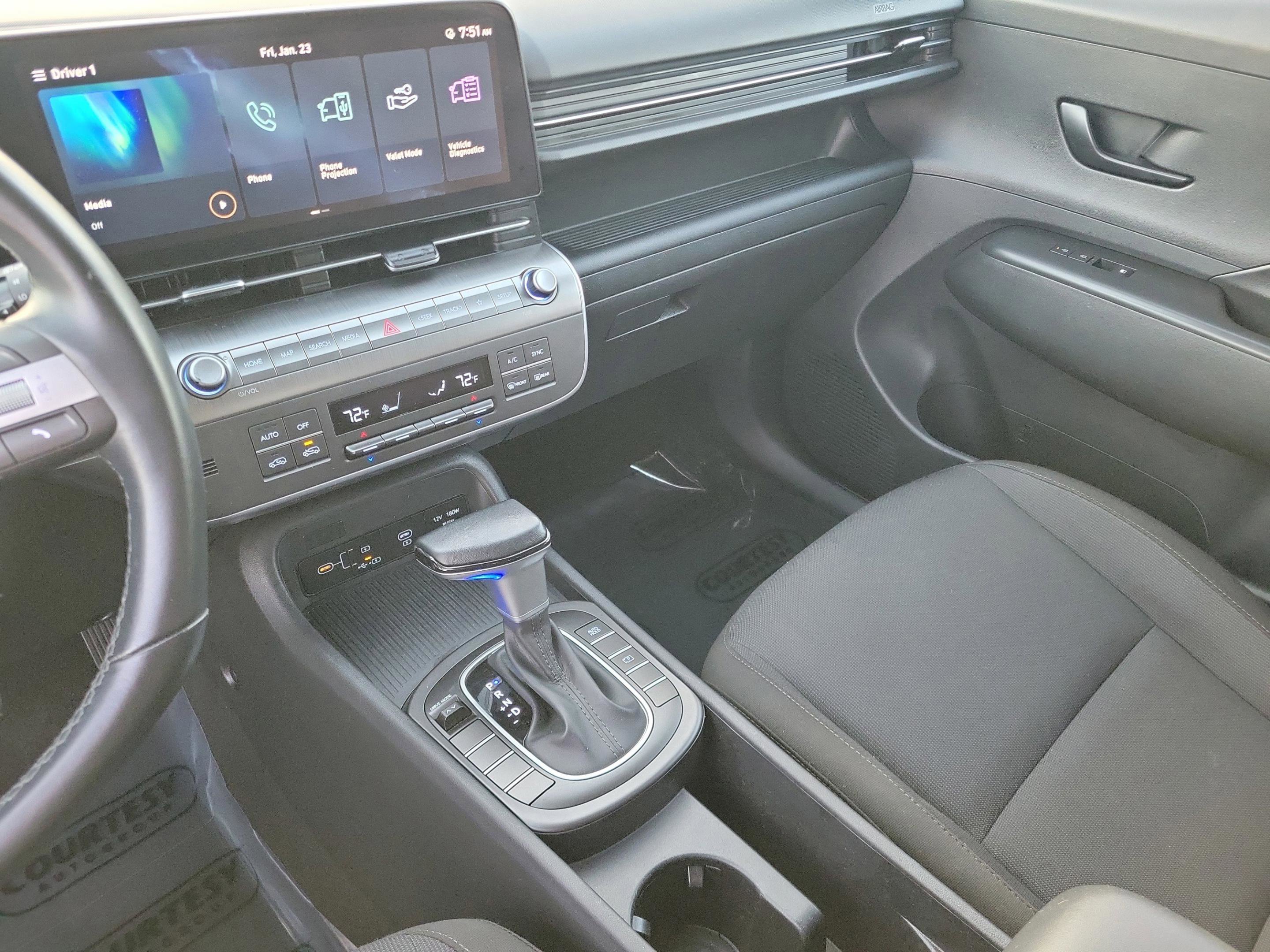 Used 2024 Hyundai Kona SEL image 32