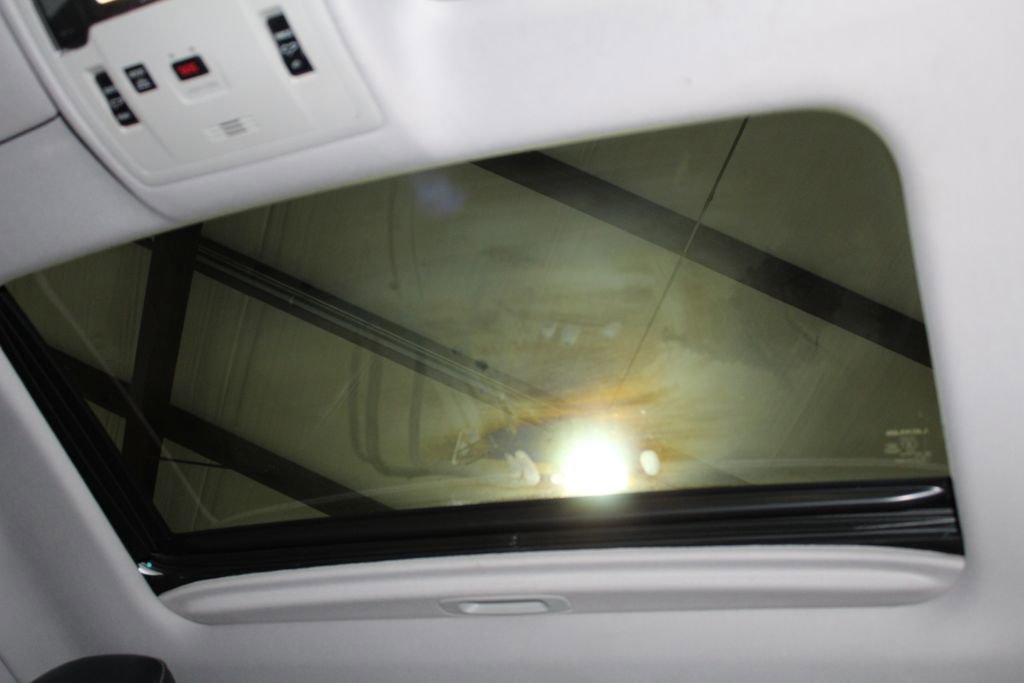 Used 2016 Lexus ES 350 w/ Luxury Package w/Wood Trim image 15