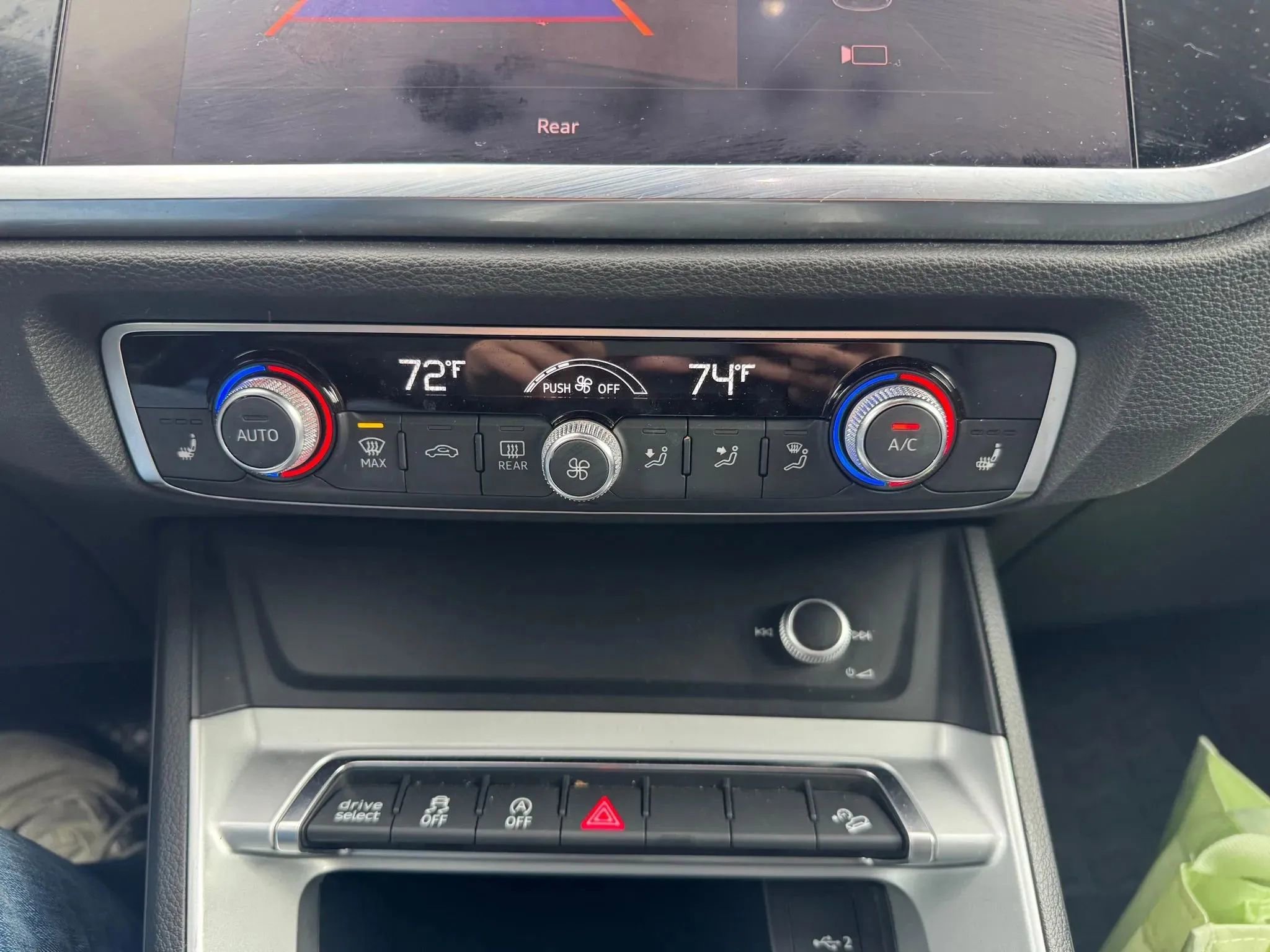 Used 2020 Audi Q3 2.0T Premium image 21