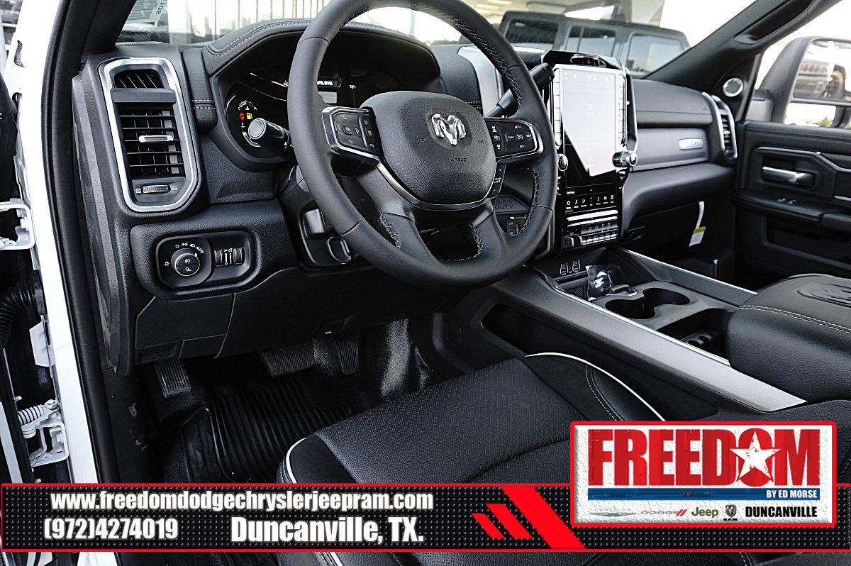 New 2026 RAM 4500 4x4 Crew Cab DRW w/ Laramie Trim Package image 10