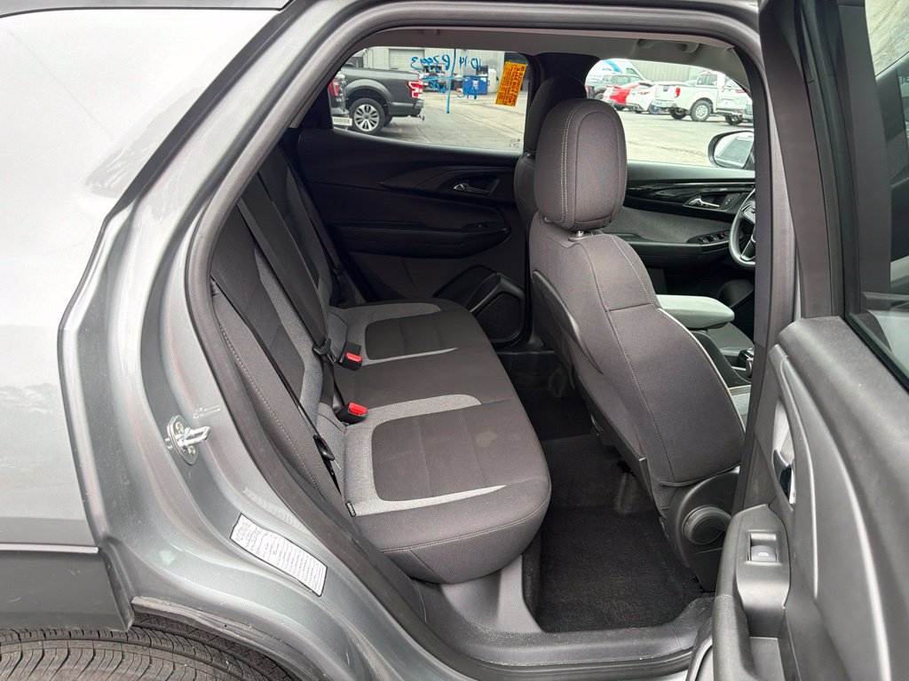 Used 2025 Chevrolet TrailBlazer LT AWD/4WD image 19