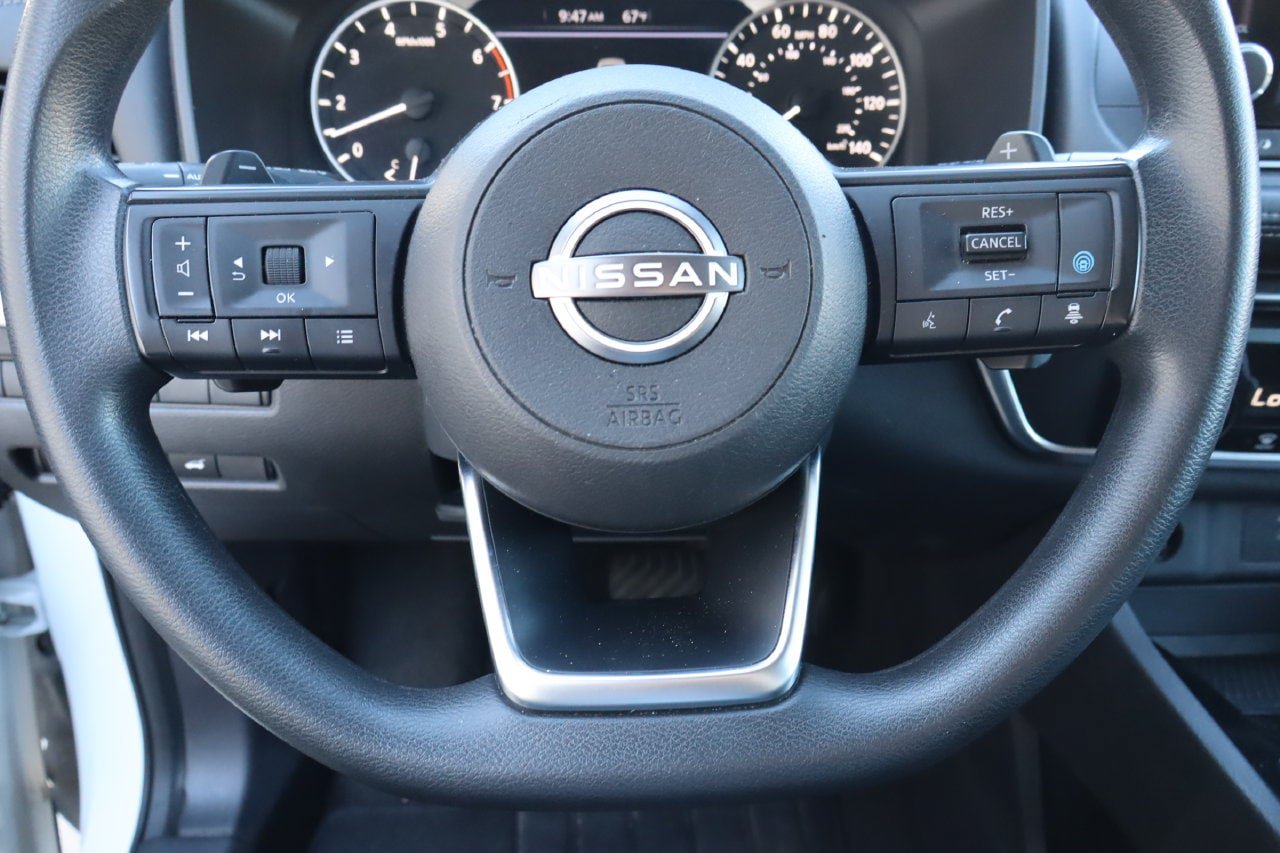 Used 2024 Nissan Rogue SV FWD image 11
