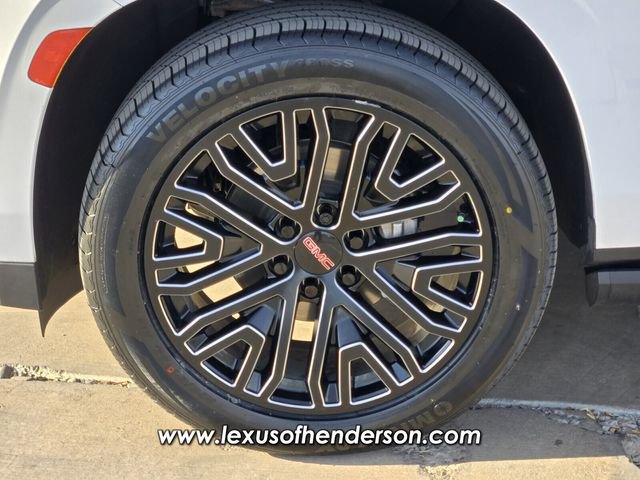 Used 2021 GMC Yukon Denali w/ Denali Premium Package image 9