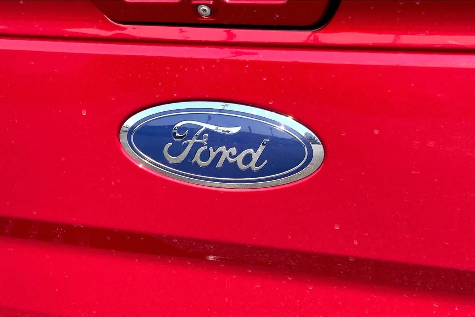 Used 2016 Ford F150 Lariat w/ Equipment Group 501A Mid AWD/4WD image 28