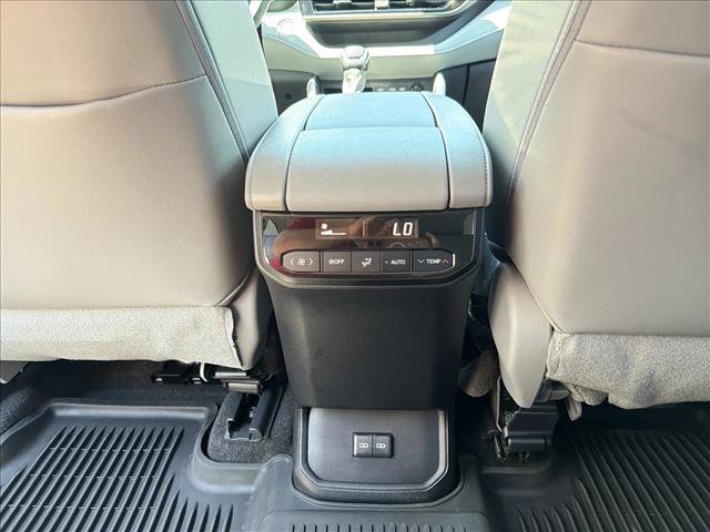 Used 2023 Toyota Highlander XLE FWD image 24