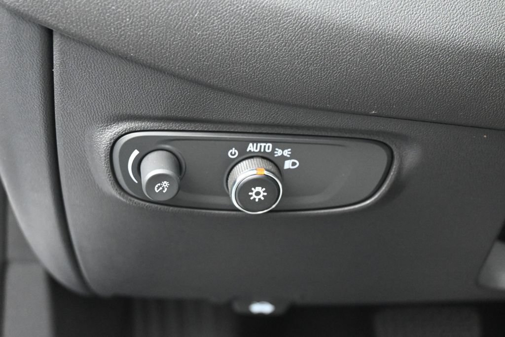 Used 2024 Chevrolet Equinox LS w/ Driver Confidence II Package FWD image 15