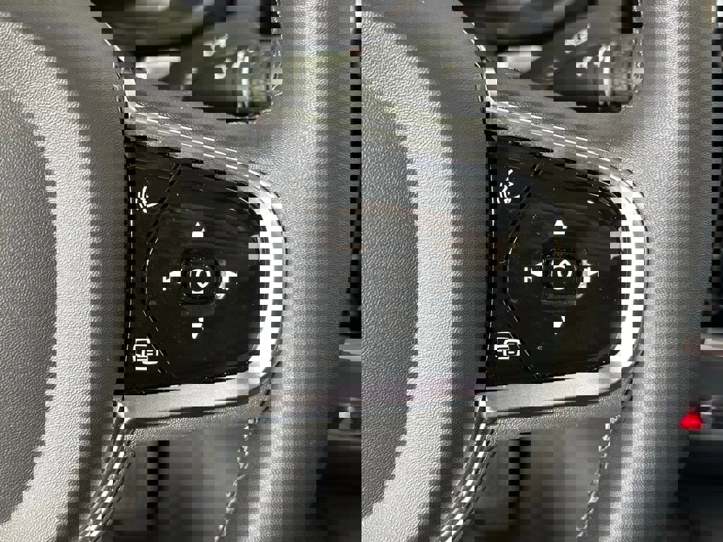 New 2024 Volvo S60 B5 Plus w/ Climate Package image 30