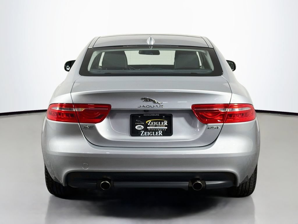 Used 2018 Jaguar XE RWD image 6