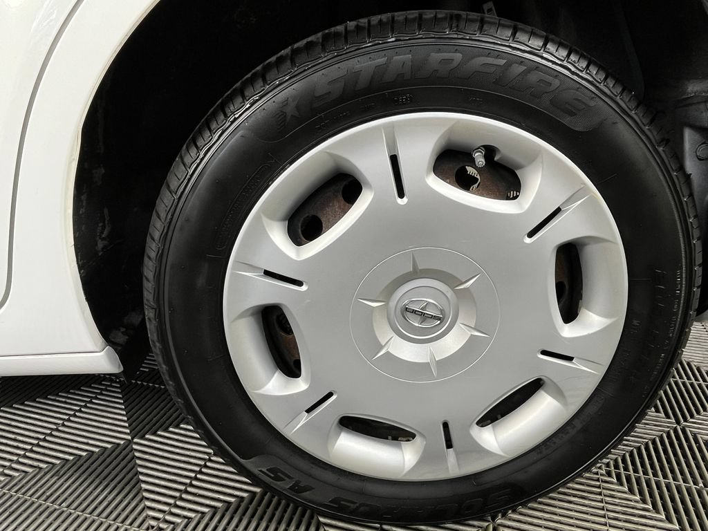 Used 2010 Scion xB FWD image 16