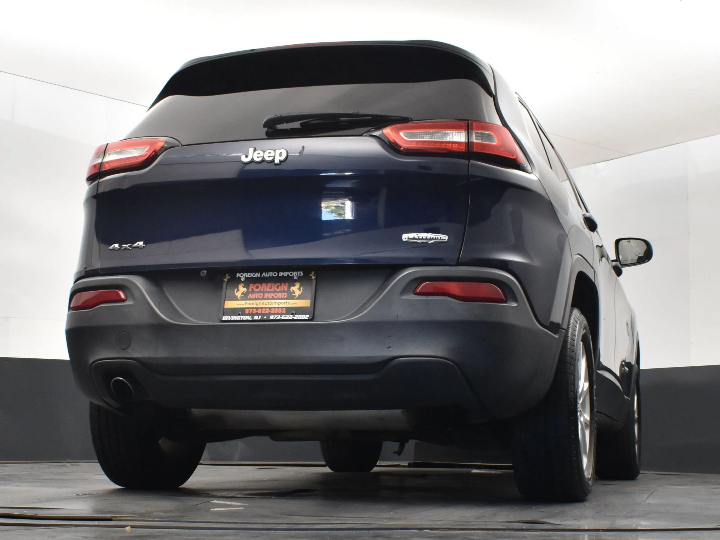 Used 2014 Jeep Cherokee Latitude w/ Cold Weather Group AWD/4WD image 12