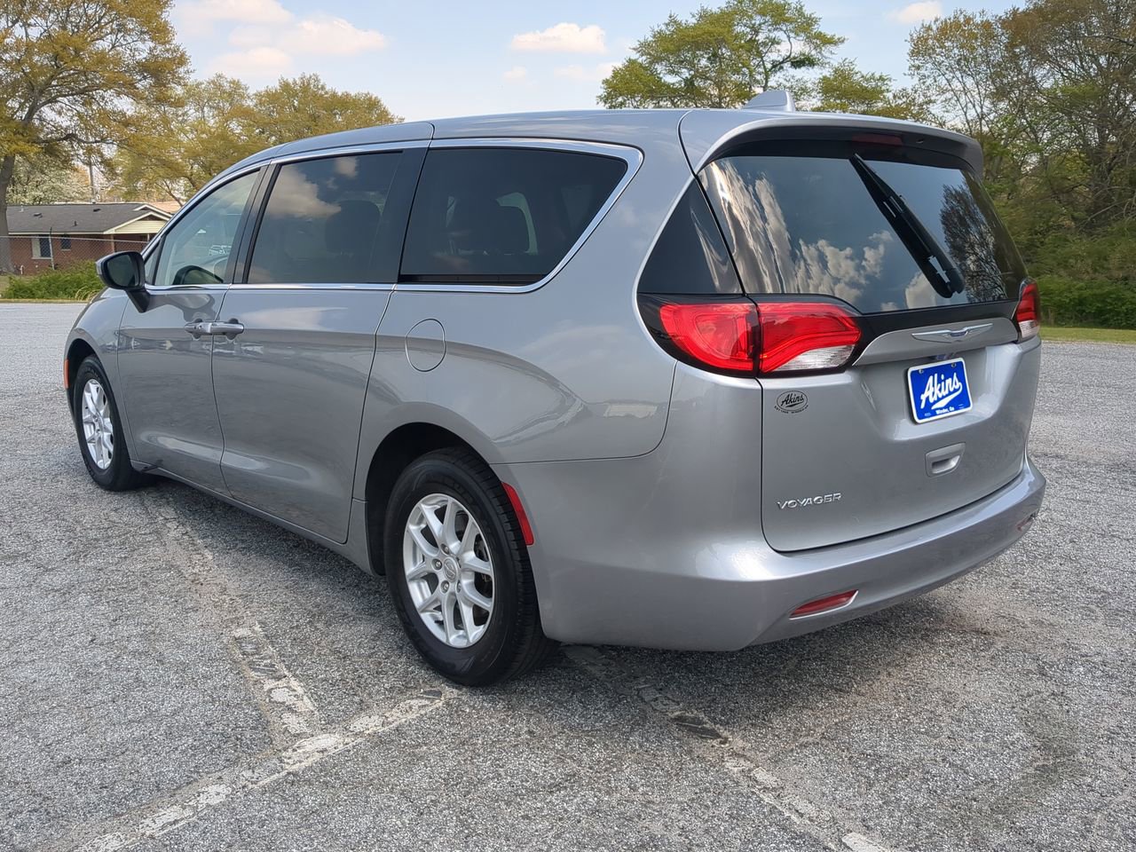 Certified 2020 Chrysler Voyager LX image 5