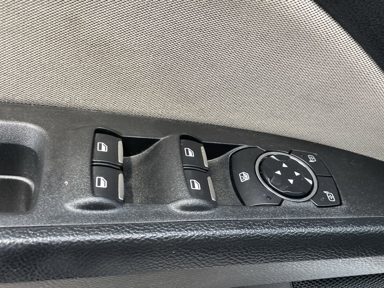 Used 2017 Ford Fusion S FWD image 17