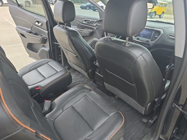 Used 2022 GMC Acadia AT4 w/ Technology Package image 11