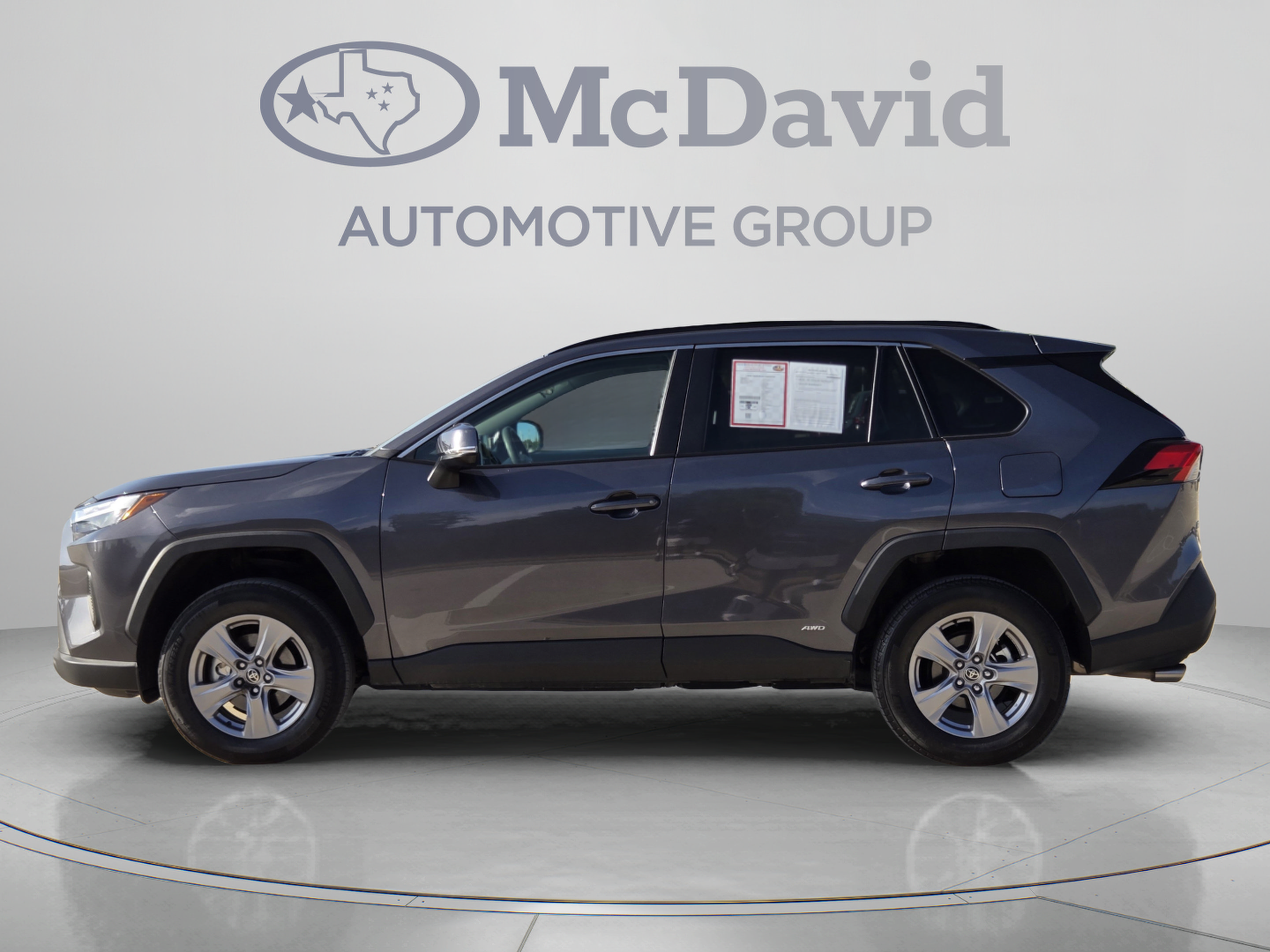 Used 2025 Toyota RAV4 XLE AWD/4WD image 2