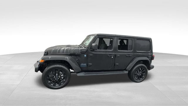 Used 2025 Jeep Wrangler Unlimited Sahara image 4