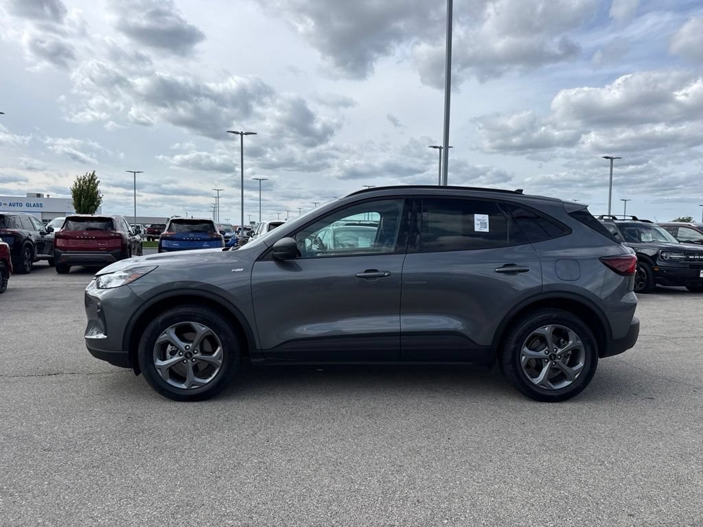 Used 2025 Ford Escape ST-Line w/ Tech Pack #1 AWD/4WD image 32