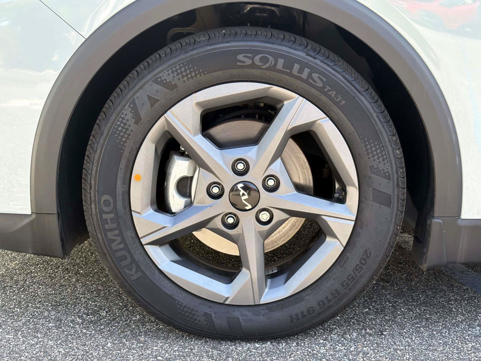 Certified 2025 Kia K4 FWD image 30