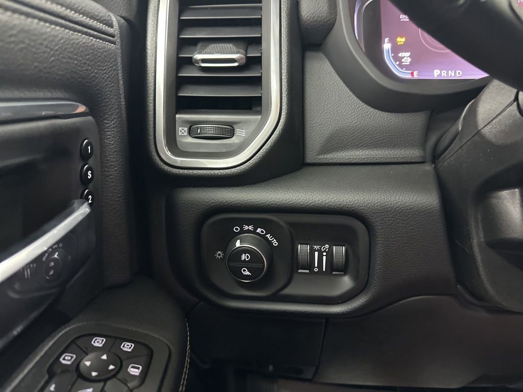New 2026 RAM 2500 Laramie AWD/4WD image 36