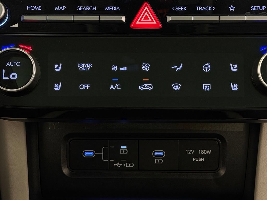 Used 2025 Hyundai Tucson Limited AWD/4WD image 22