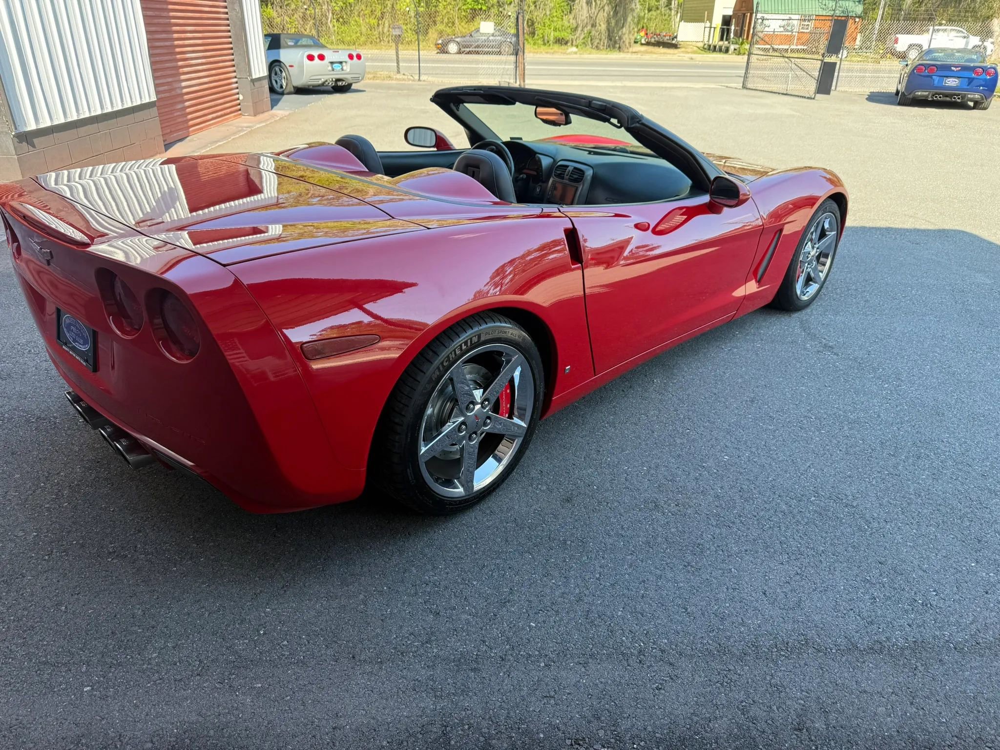 Used 2006 Chevrolet Corvette Convertible w/ Preferred Equipment Group RWD image 13