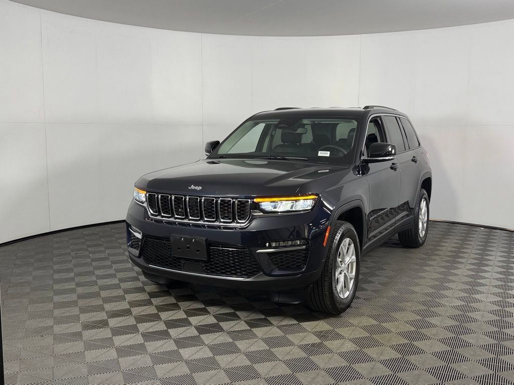 Used 2023 Jeep Grand Cherokee Limited RWD image 4