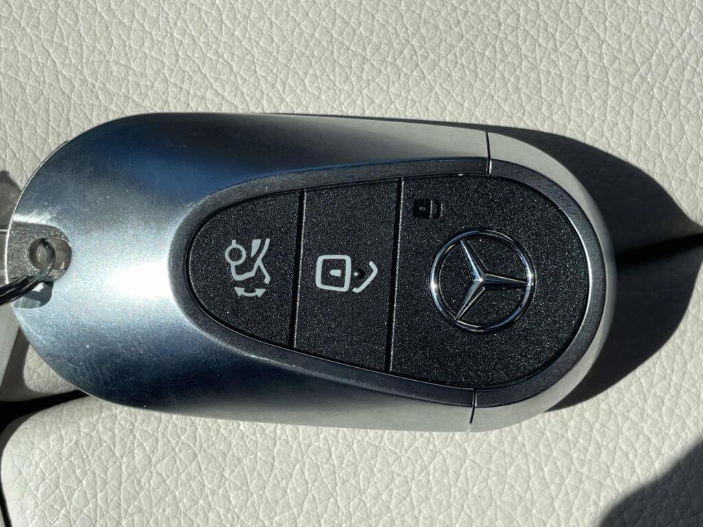 New 2026 Mercedes-Benz C 300 4MATIC Sedan image 4