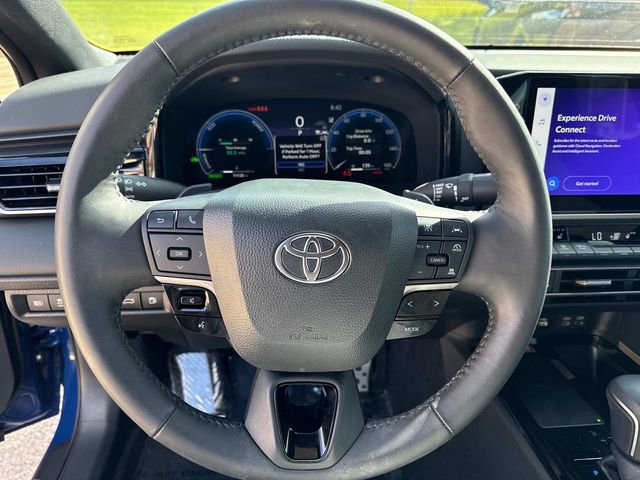 Used 2025 Toyota Camry XSE FWD image 30