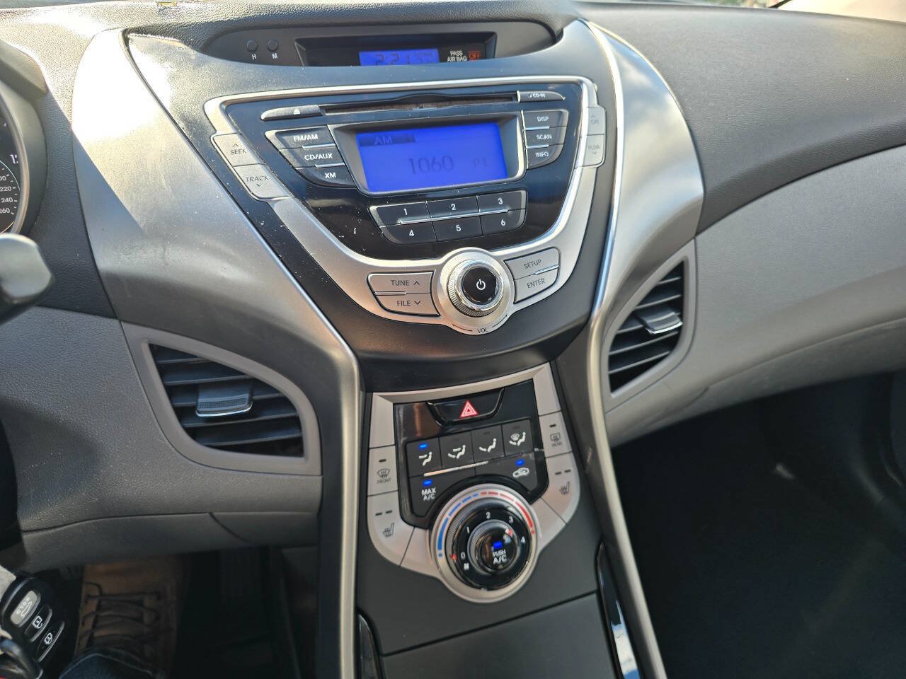 Used 2013 Hyundai Elantra GLS w/ Preferred Pkg FWD image 16