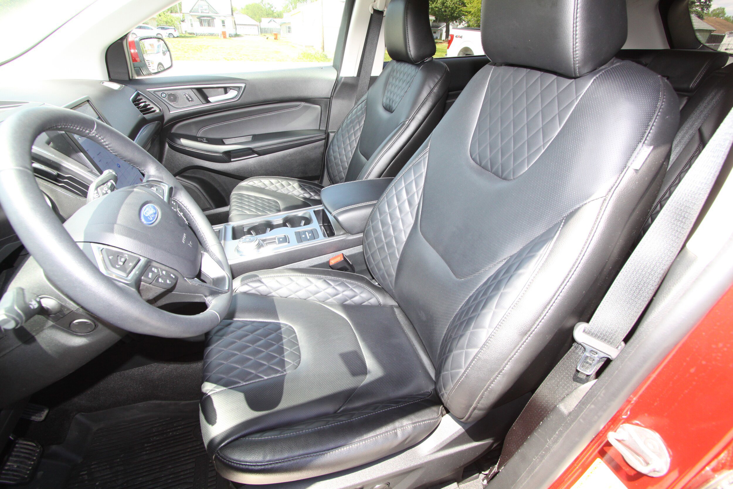 Used 2024 Ford Edge Titanium w/ Equipment Group 301A AWD/4WD image 9