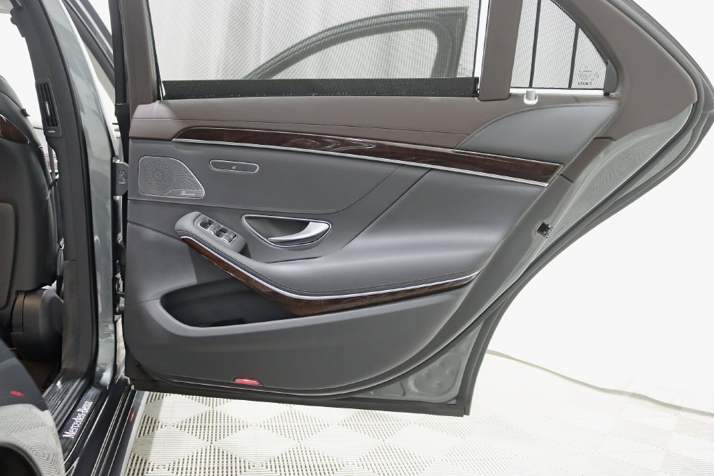 Used 2019 Mercedes-Benz S 560 4MATIC Sedan image 43