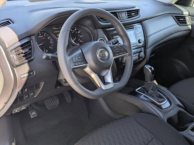 Used 2017 Nissan Rogue SV image 10