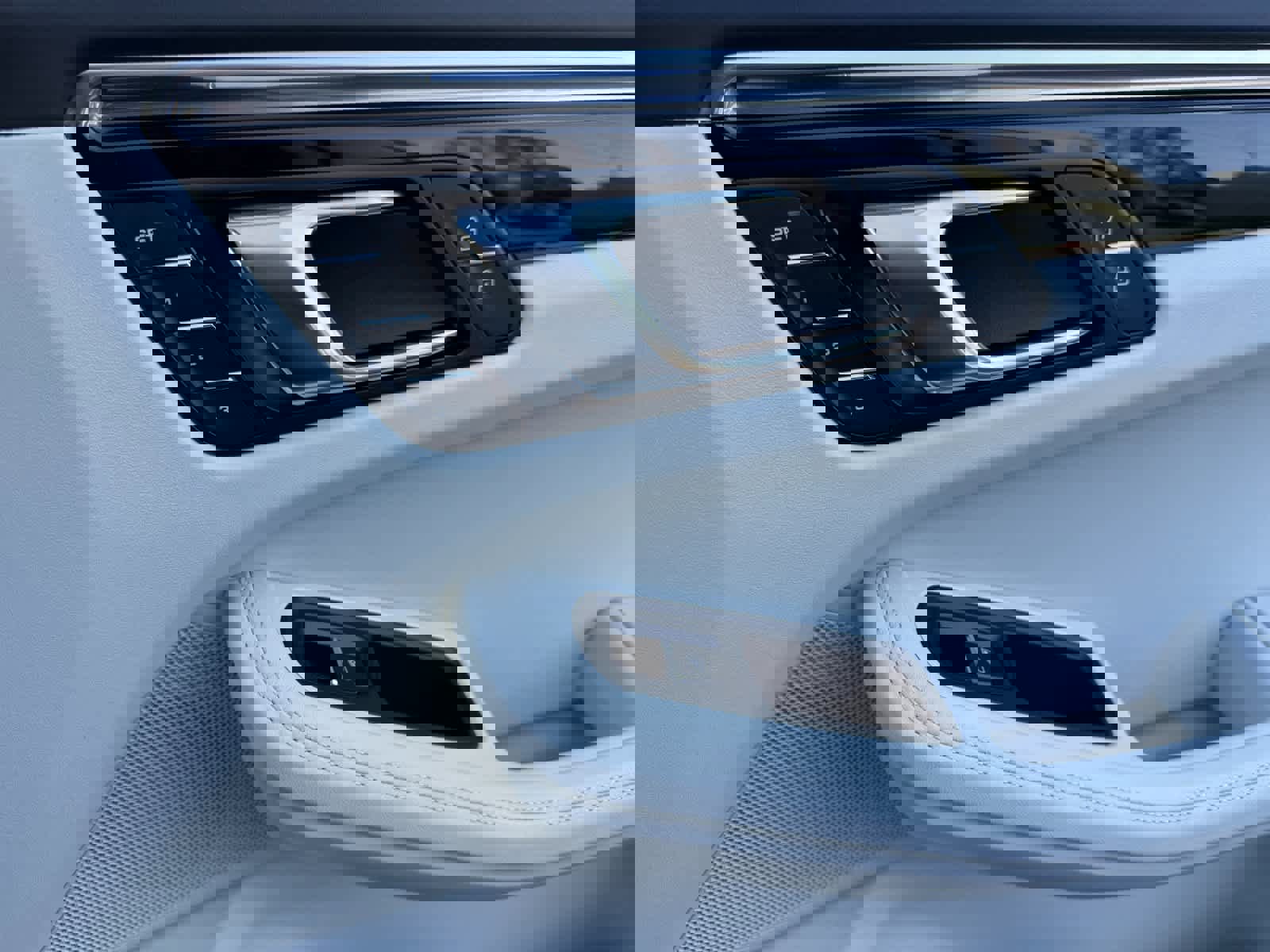 New 2026 Porsche Macan image 19