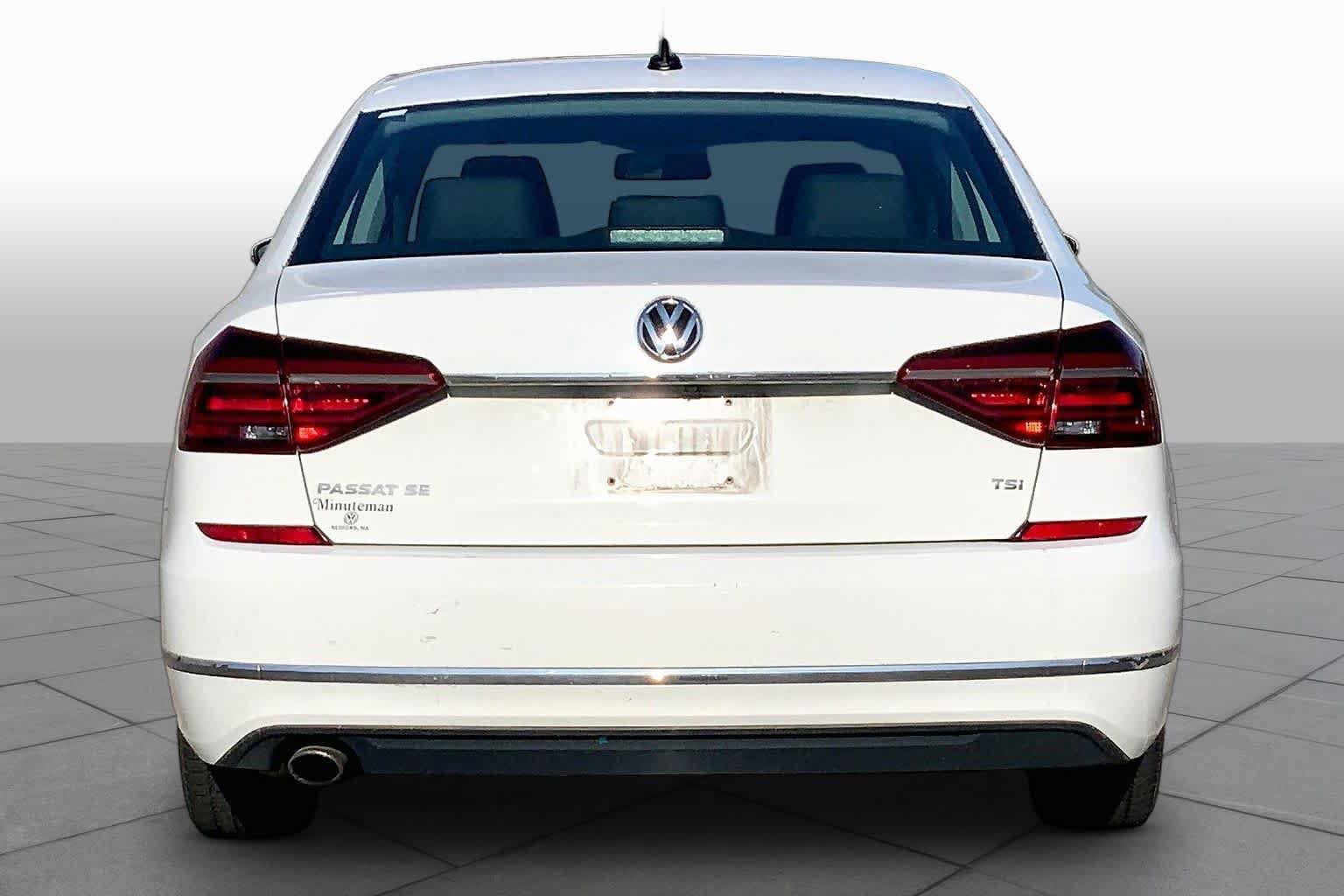 Used 2017 Volkswagen Passat 1.8T SE FWD image 5