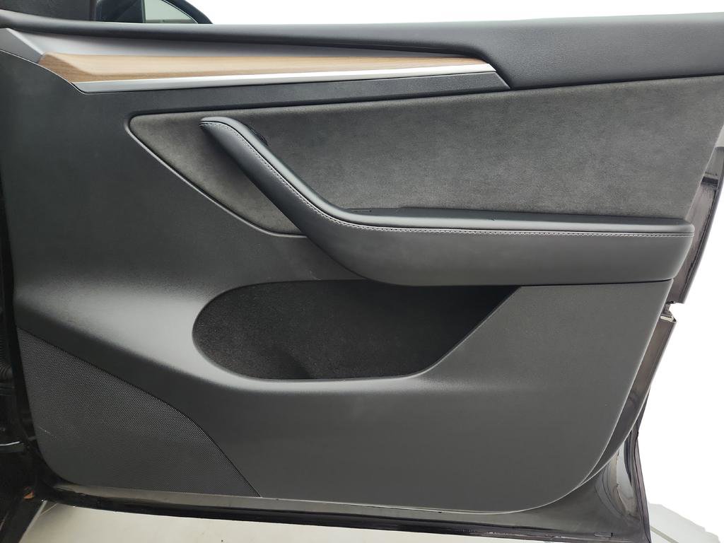 Used 2023 Tesla Model Y Long Range image 24