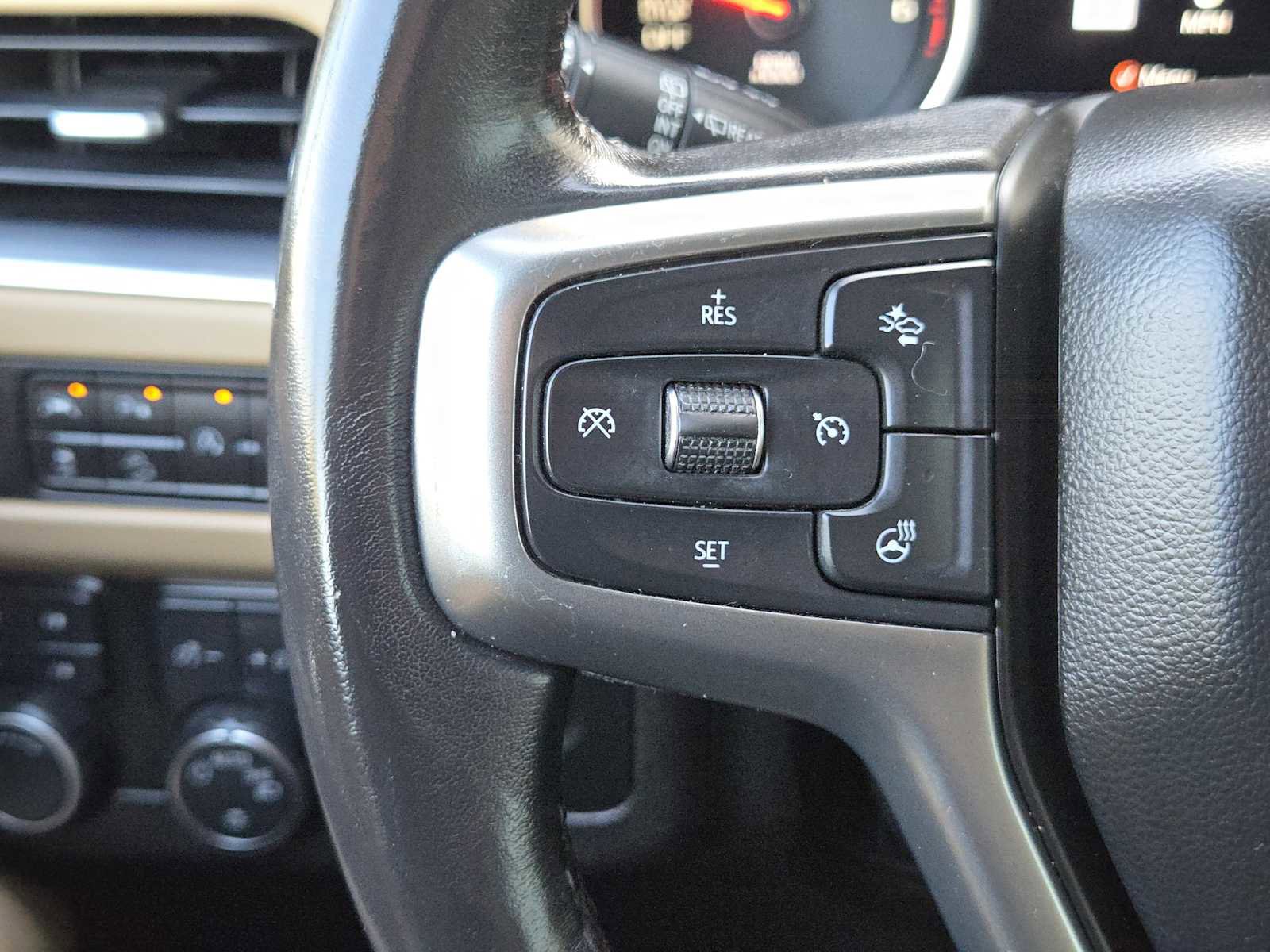 Used 2021 Chevrolet Suburban Premier image 27