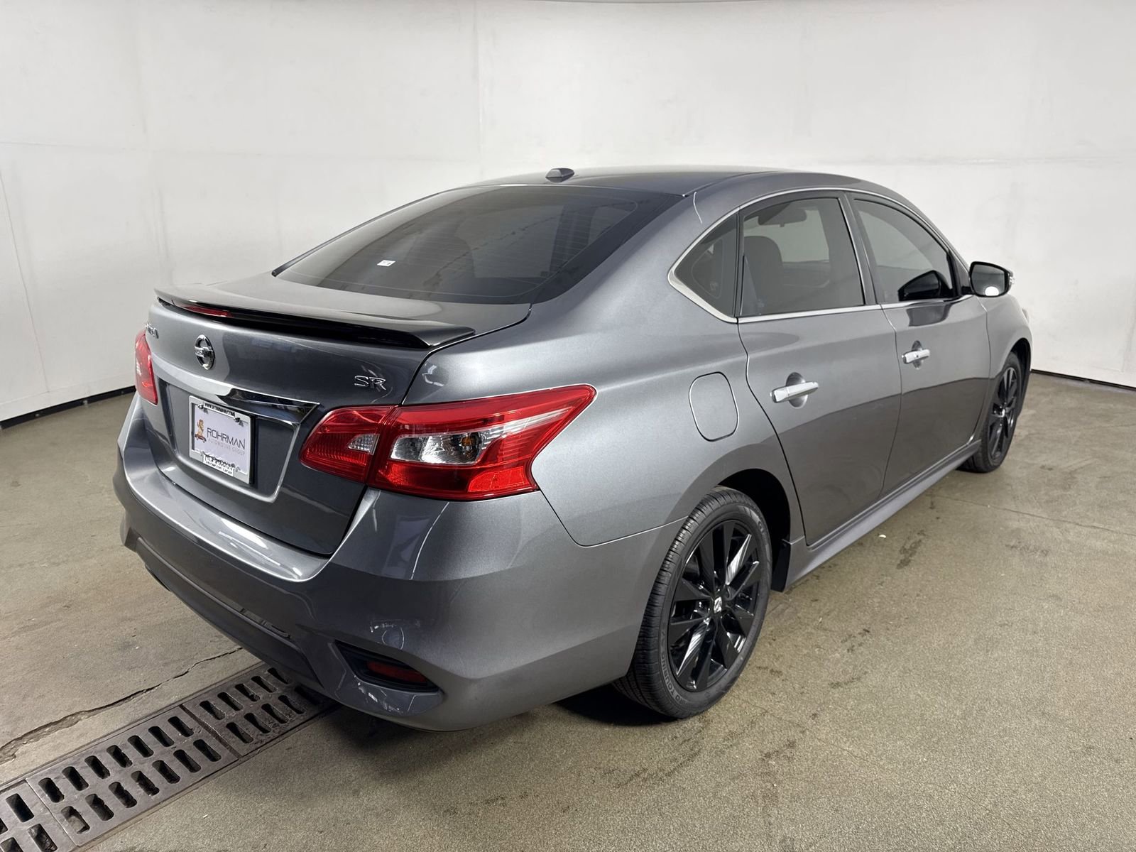 Used 2017 Nissan Sentra SR w/ SR Midnight Edition image 33