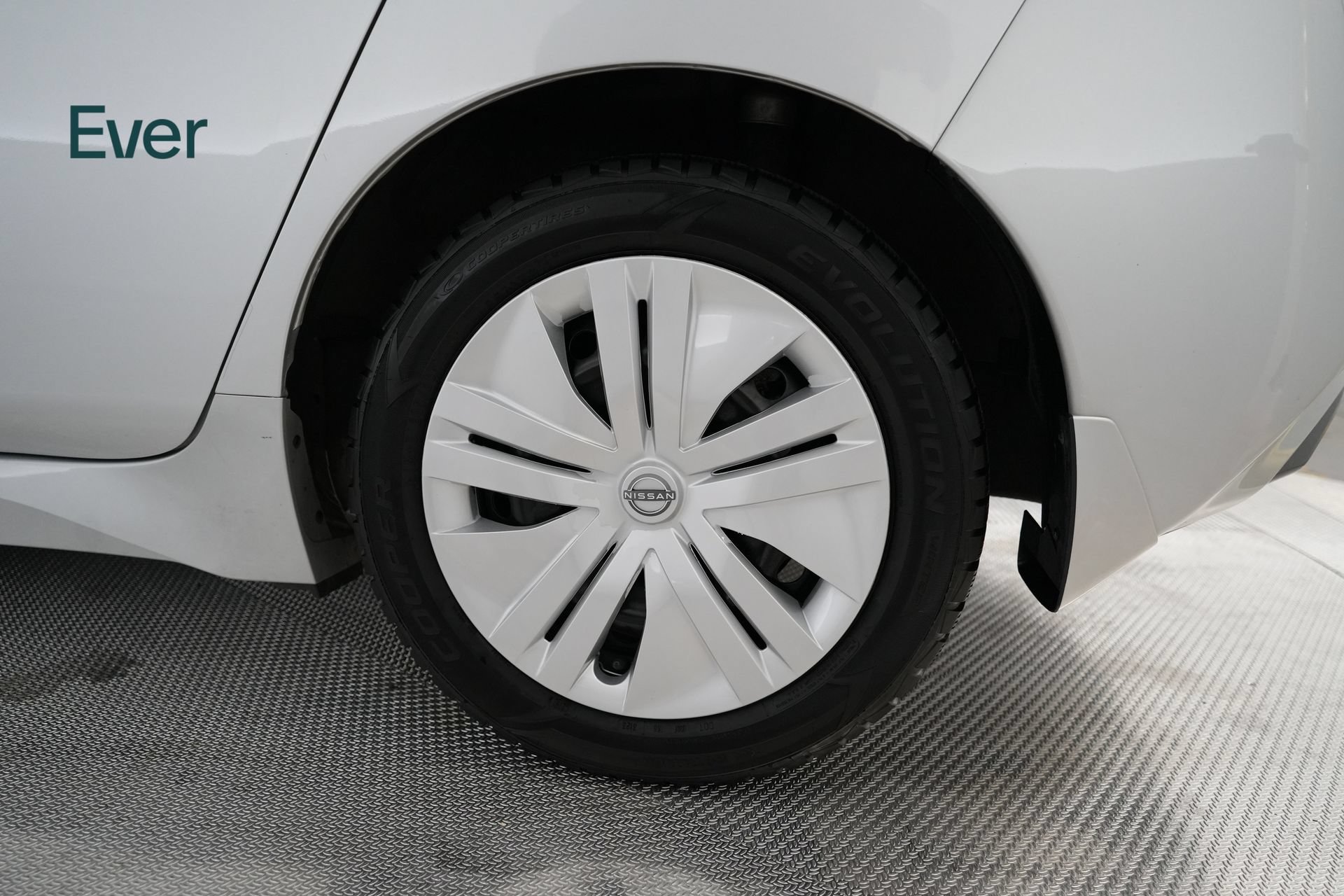 Used 2025 Nissan Leaf S FWD image 21