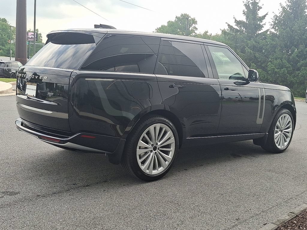 New 2026 Land Rover Range Rover SE AWD/4WD image 3
