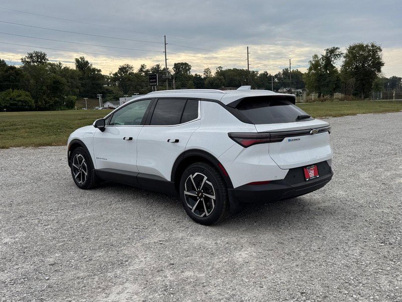 New 2026 Chevrolet Equinox EV LT FWD image 3