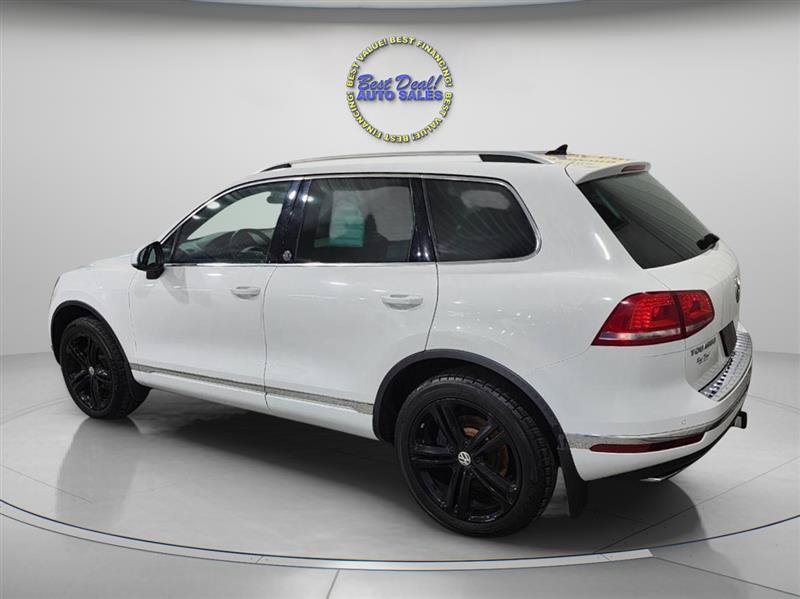 Used 2017 Volkswagen Touareg Wolfsburg Edition AWD/4WD image 4