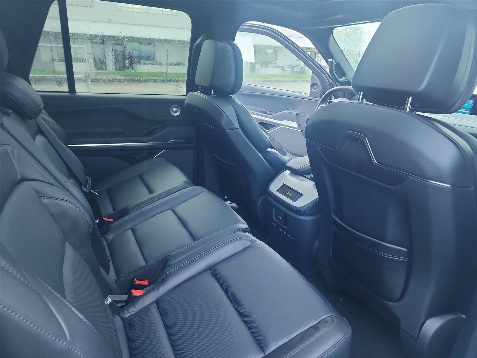 New 2027 Lincoln Navigator Reserve w/ Jet Appearance Package AWD/4WD image 24