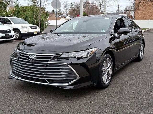 Used 2022 Toyota Avalon XLE image 3
